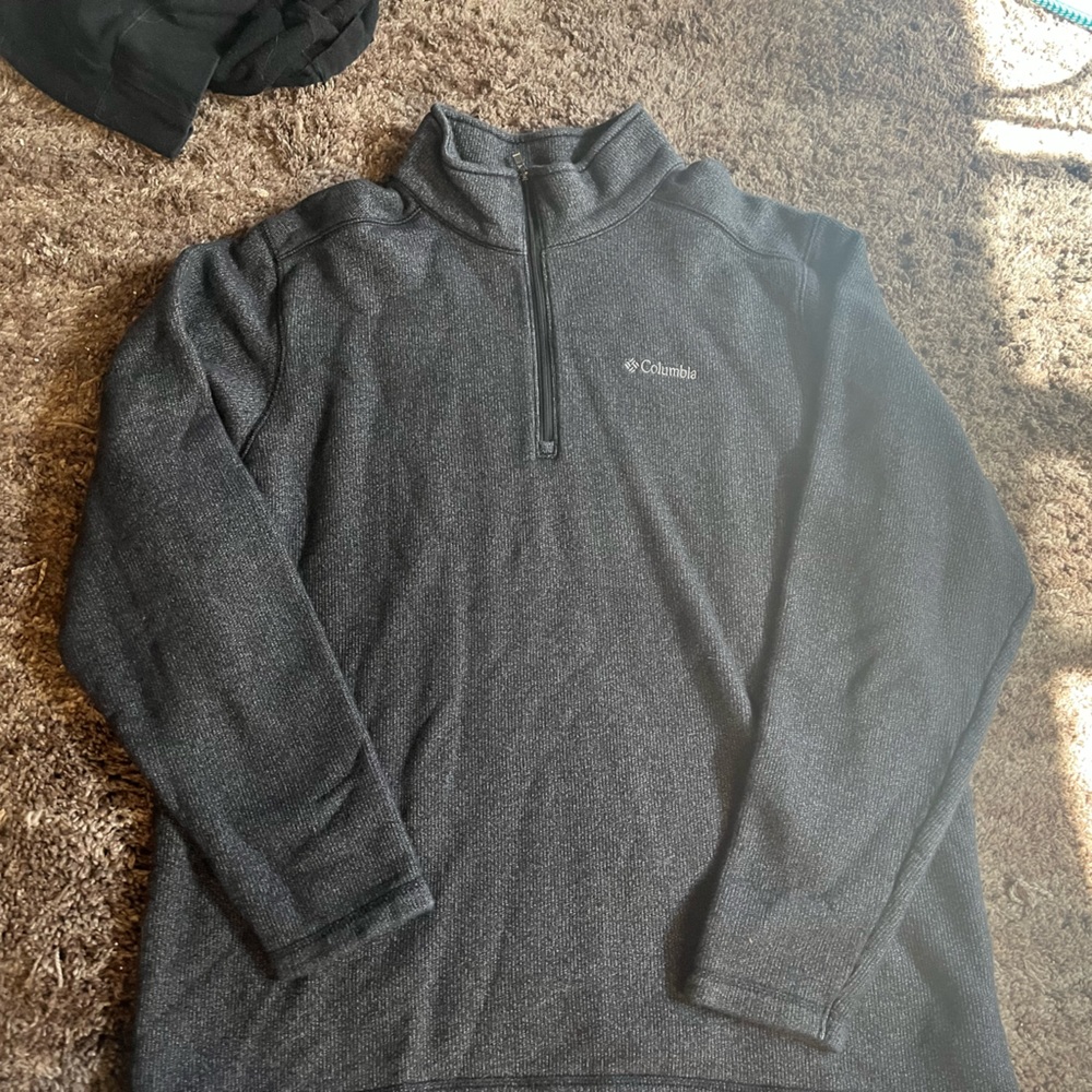 Men’s Columbia sweater